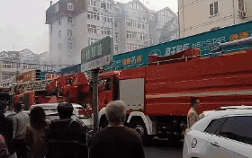 突發(fā)！青島一居民樓發(fā)生爆燃！已造1人死亡，7人受傷！3公里外有震感…